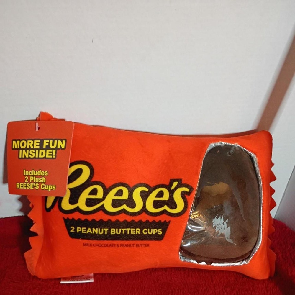 Reese's Peanut Butter Cups Plush Pillow Bag with 2 Mini Plush Cups Iscream NWT